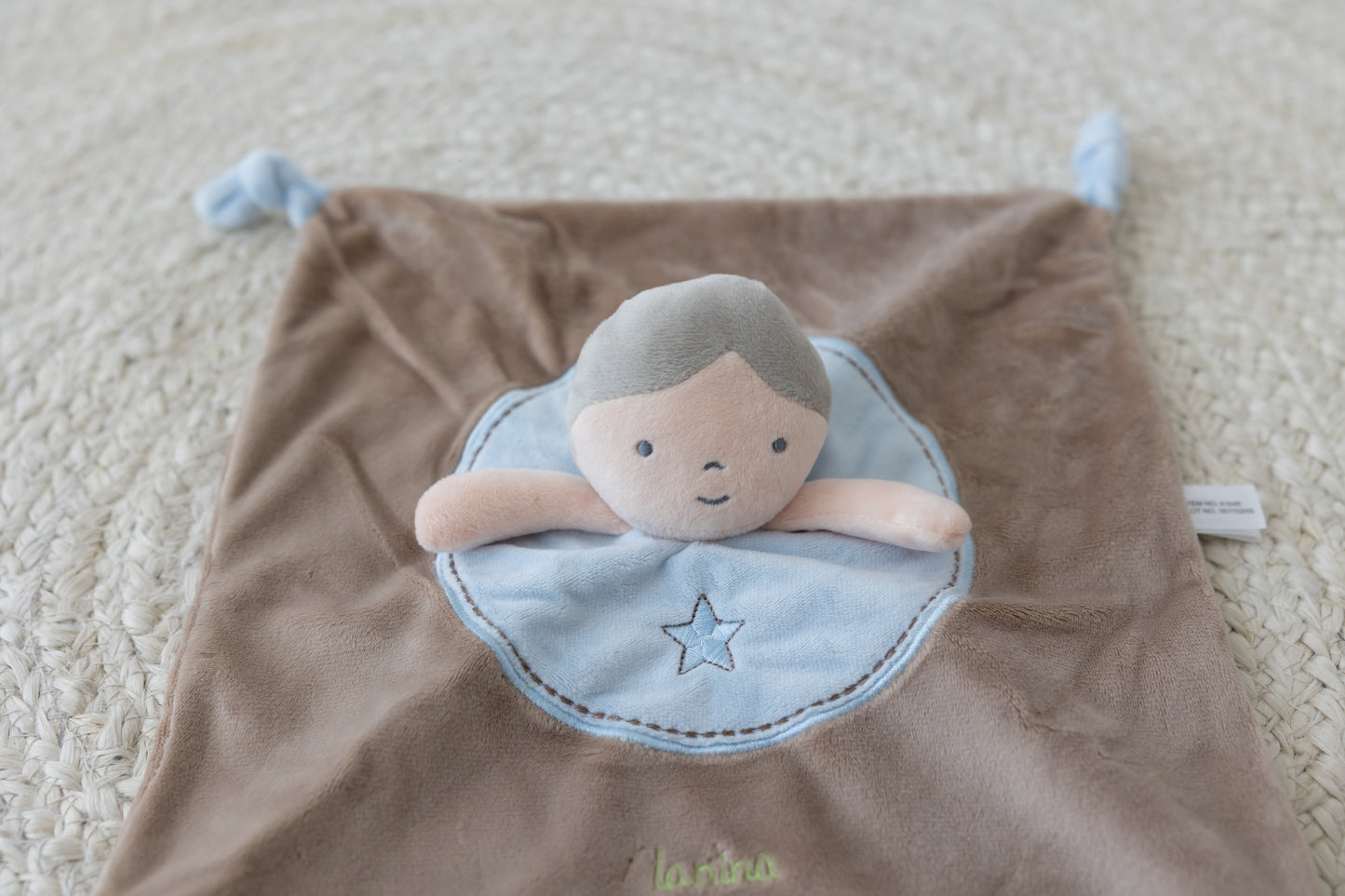 Doudou Muñeco Bebé – Suave y Confortable
