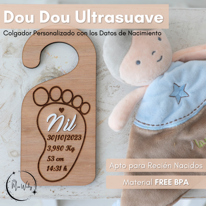 Set Personalizado con Dou Dou Suave y Colgador de Puerta con Nombre